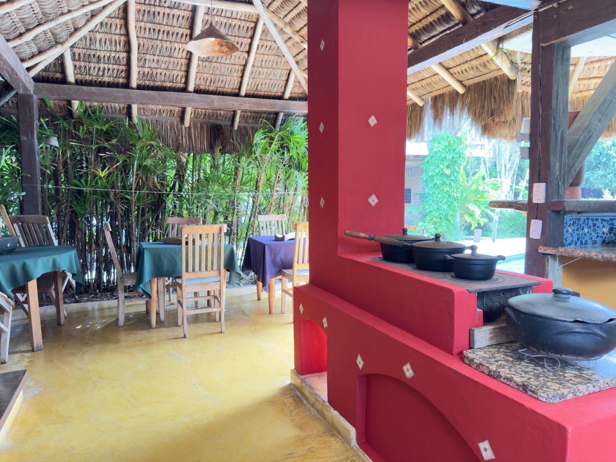 Pousada North Shore Maresias: Beachfront Retreat with Private Pool Exterior photo